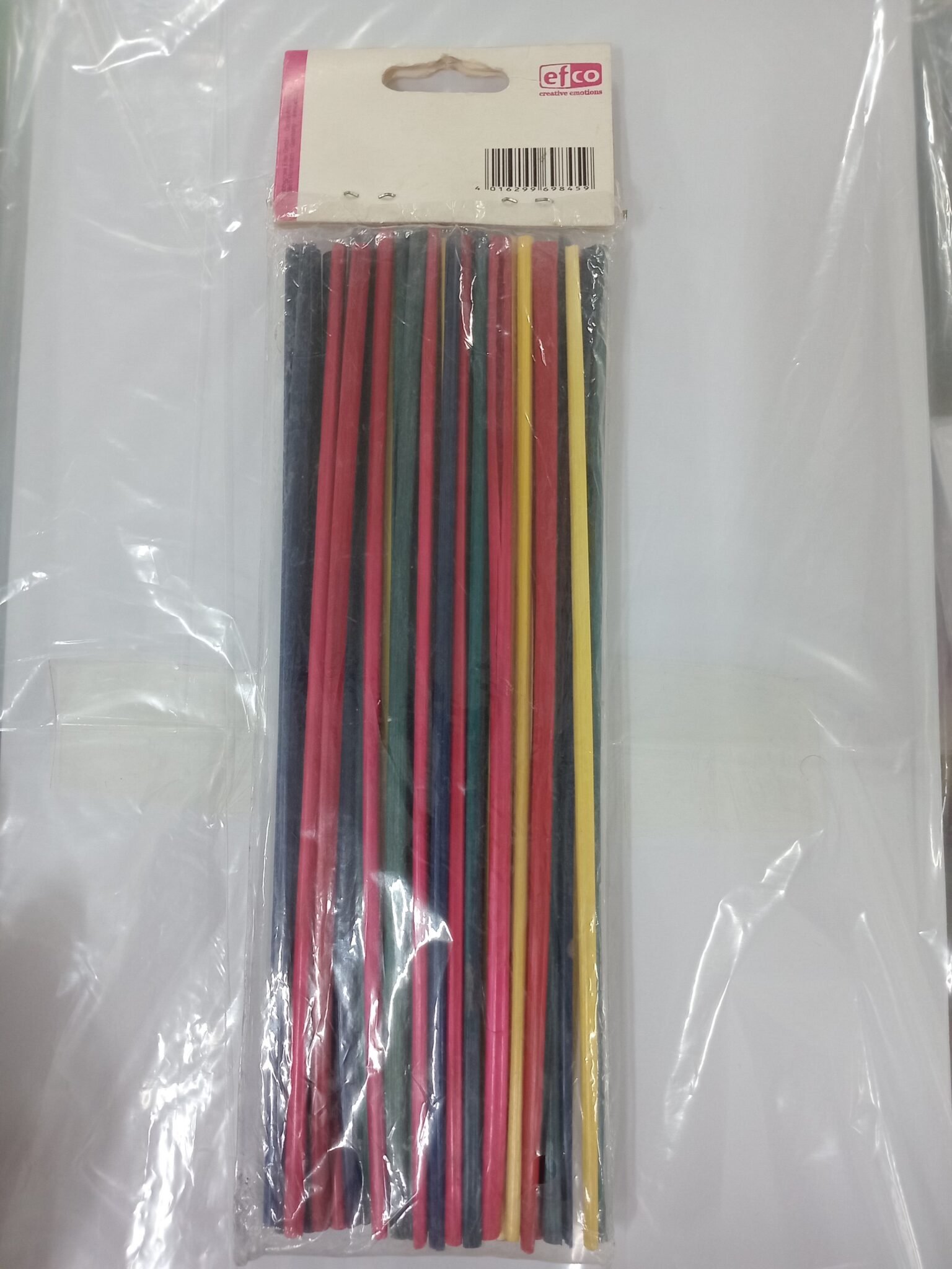 2026/04/JPEG_20260929_114109_3995501631631738871-scaled.jpg Assorted Coloured Straws - Image 1